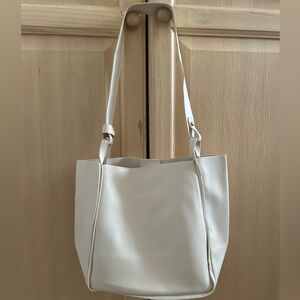 SHOULDER BAG/ TOTE PERFECT FOR SUMMER